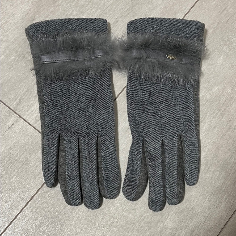 Touchscreen Gray Women's Stretch Cotton Gloves Faux Fur Trim, size S/M